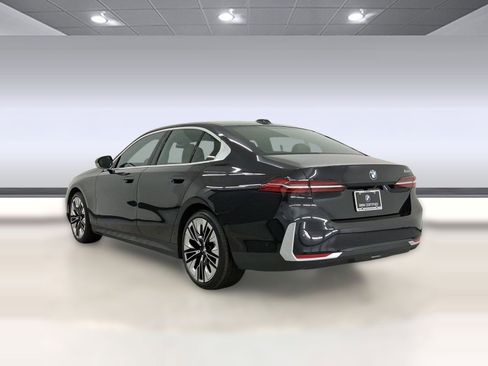 Certified 2025 BMW 530i 530i image 3