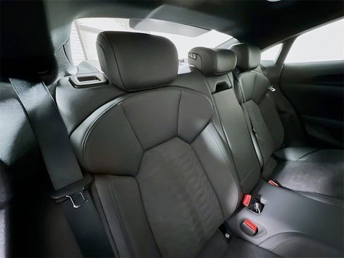 Used 2022 Audi e-tron GT Premium Plus image 24
