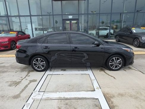 Used 2022 Kia Forte LXS image 4