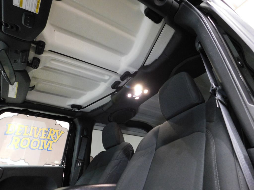 Used 2021 Jeep Wrangler Sport AWD/4WD image 35