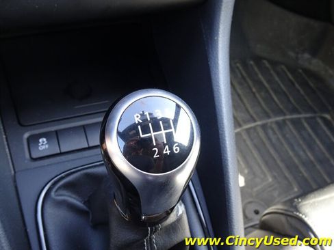 Used 2013 Volkswagen Golf 4-Door AWD/4WD image 18