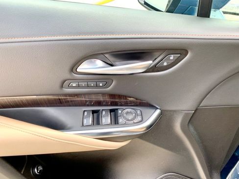 Used 2025 Cadillac XT4 Premium Luxury FWD image 12