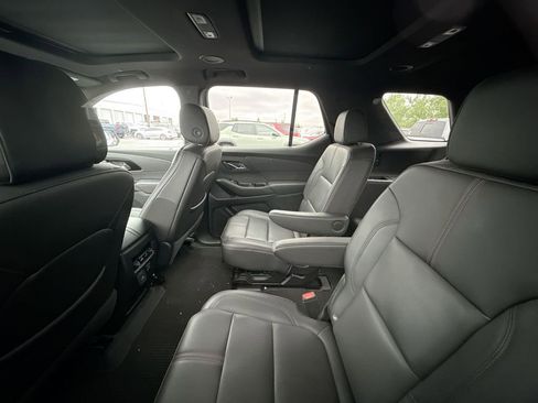 Used 2022 Chevrolet Traverse RS AWD/4WD image 11