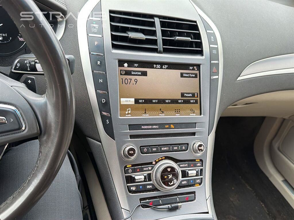 Used 2017 Lincoln MKZ Premiere AWD/4WD image 12
