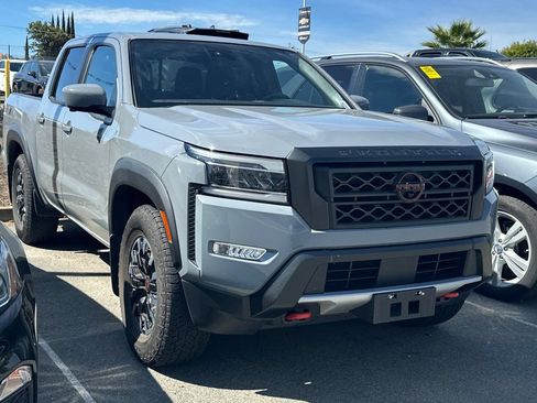 Used 2024 Nissan Frontier Pro-X w/ Pro Convenience Package RWD image 2