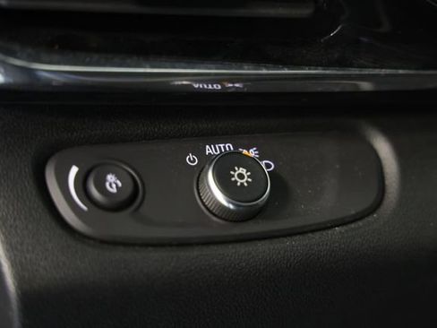 Used 2025 Buick Envista Sport Touring FWD image 24
