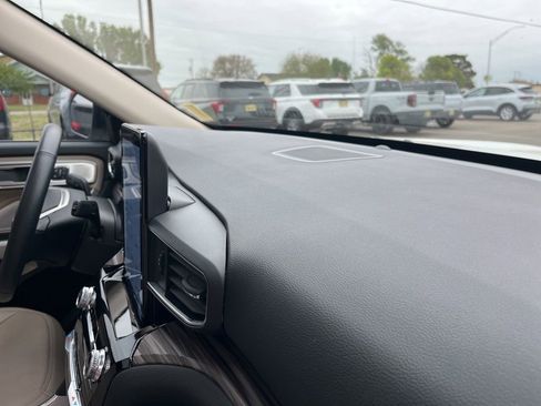 Used 2024 Ford Explorer Limited w/ Limited Technology Package image 33