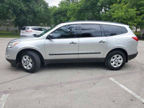 Used 2011 Chevrolet Traverse LS FWD image 33