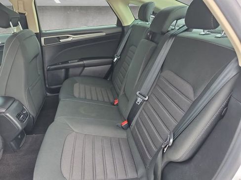 Used 2020 Ford Fusion SE image 22