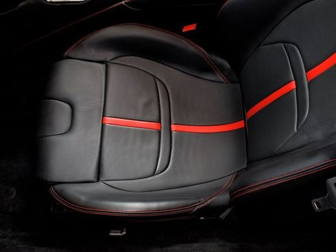 Used 2023 Ferrari SF90 Spider image 19