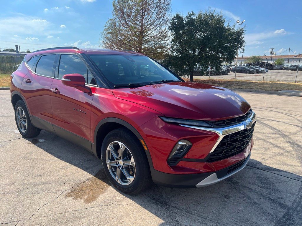 Used 2023 Chevrolet Blazer LT w/ Sound & Technology Package FWD image 21