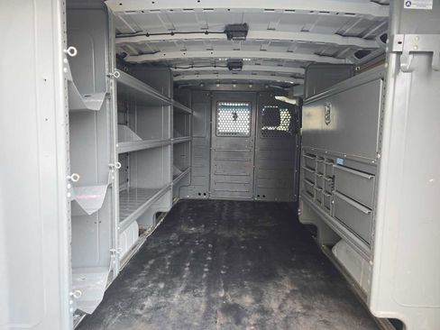 Used 2020 Nissan NV 2500 SV image 22