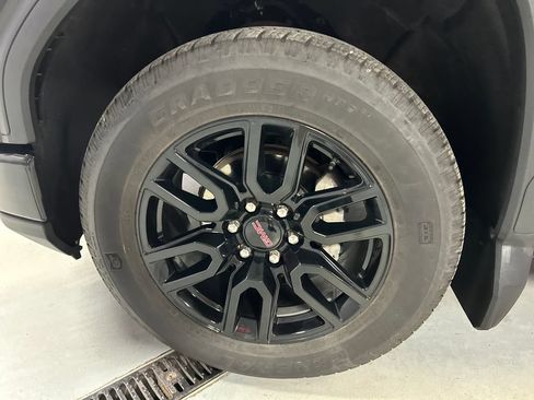 Used 2024 GMC Sierra 1500 Pro w/ Graphite Edition AWD/4WD image 9