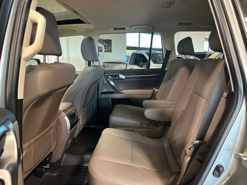 Used 2023 Lexus GX 460 Premium image 35