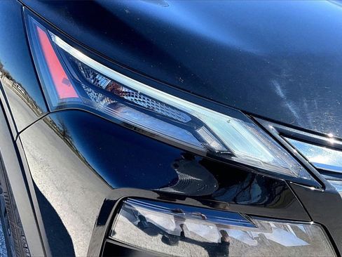 Used 2024 Nissan Rogue SV image 26