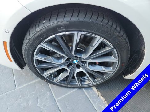 Used 2022 BMW 750i xDrive 750i xDrive w/ Executive Package image 6