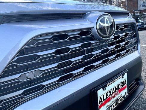 Used 2025 Toyota RAV4 Limited image 29
