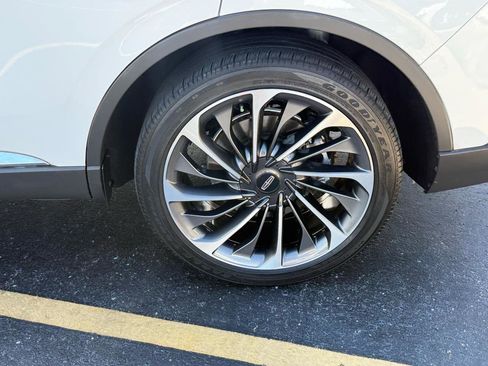 Used 2020 Lincoln Aviator Reserve w/ Equipment Group 202A AWD/4WD image 11
