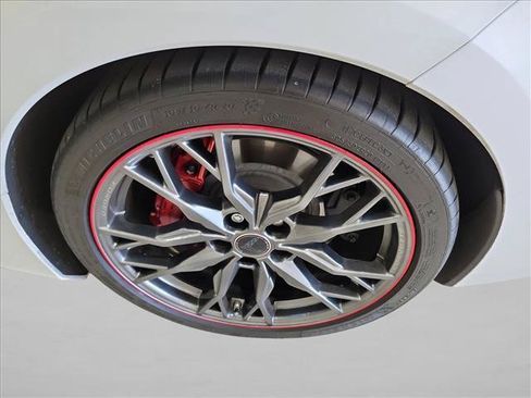 Used 2023 Chevrolet Corvette Stingray Premium Conv w/ Z51 Performance Package RWD image 13