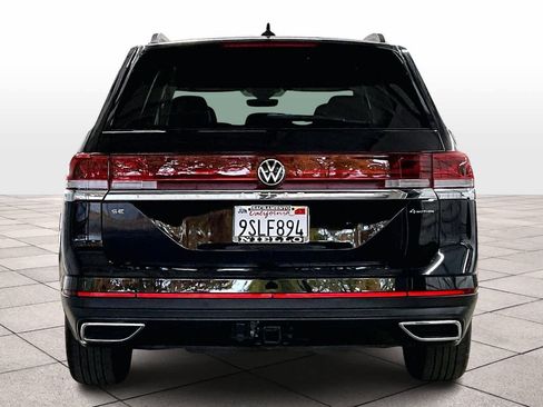 Used 2025 Volkswagen Atlas SE w/ Black Wheel Package image 7