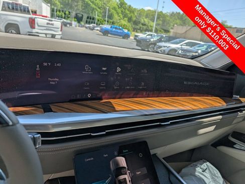 Used 2025 Cadillac Escalade Sport Platinum w/ LPO, Floor Liner Package AWD/4WD image 19