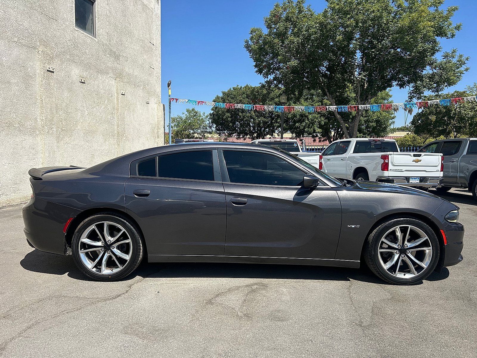 Used 2016 Dodge Charger R/T RWD image 2