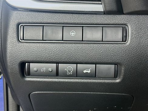 Used 2023 Nissan Rogue SV w/ SV Premium B Package AWD/4WD image 17