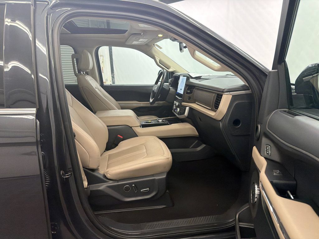 Used 2024 Ford Expedition Max Limited RWD image 15