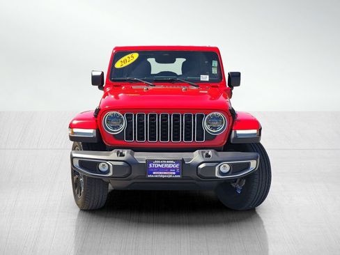 Used 2025 Jeep Wrangler Unlimited Sahara AWD/4WD image 2