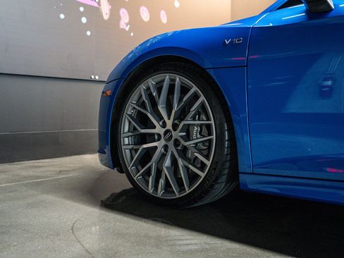 Used 2017 Audi R8 V10 plus AWD/4WD image 15