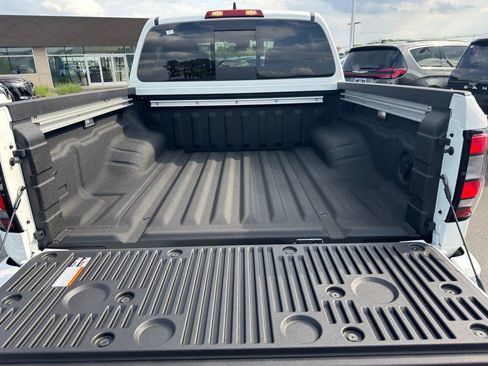 New 2026 Nissan Frontier SV w/ SV Convenience Package AWD/4WD image 5