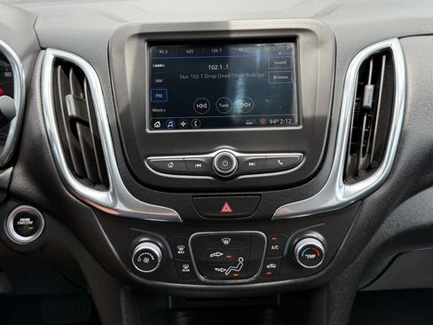 Used 2019 Chevrolet Equinox LT FWD image 18