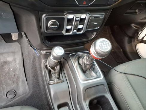 Used 2020 Jeep Gladiator Sport w/ Quick Order Package 23S image 21