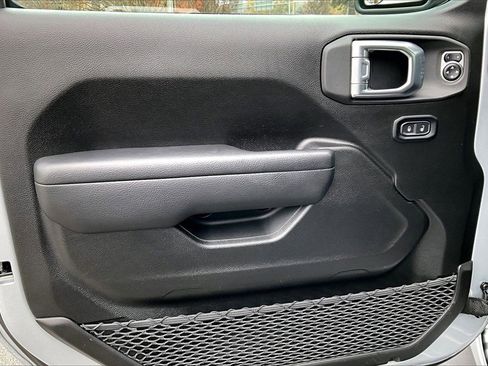 Used 2024 Jeep Wrangler Rubicon w/ Safety Group image 24