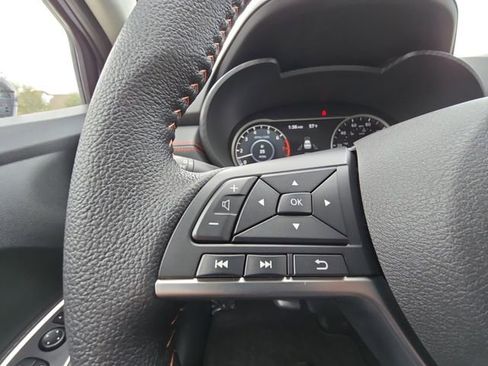 New 2025 Nissan Versa SR image 11