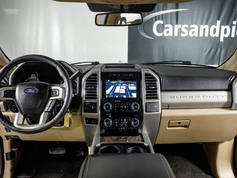 Used 2017 Ford F250 Lariat w/ Chrome Package image 14