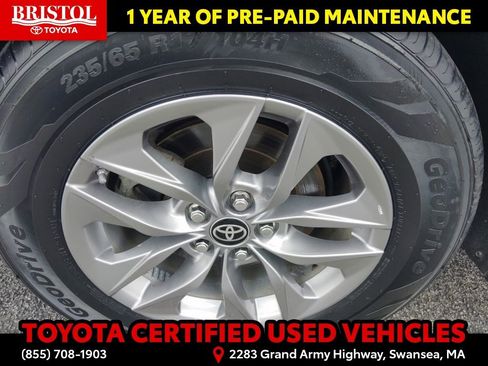Used 2024 Toyota Sienna XLE FWD image 10