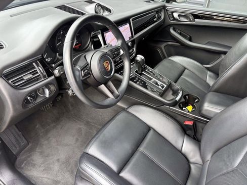 Certified 2023 Porsche Macan AWD/4WD image 17