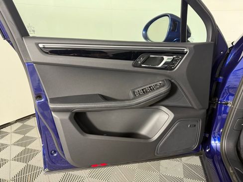New 2026 Porsche Macan image 24