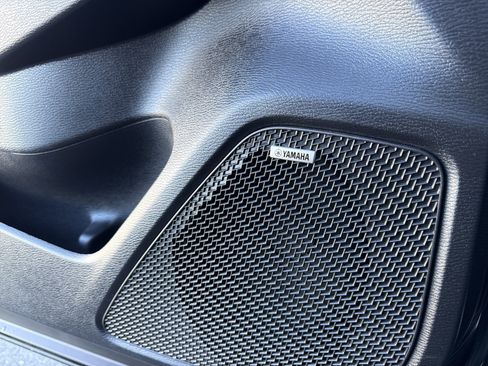 Used 2025 Mitsubishi Outlander ES image 16