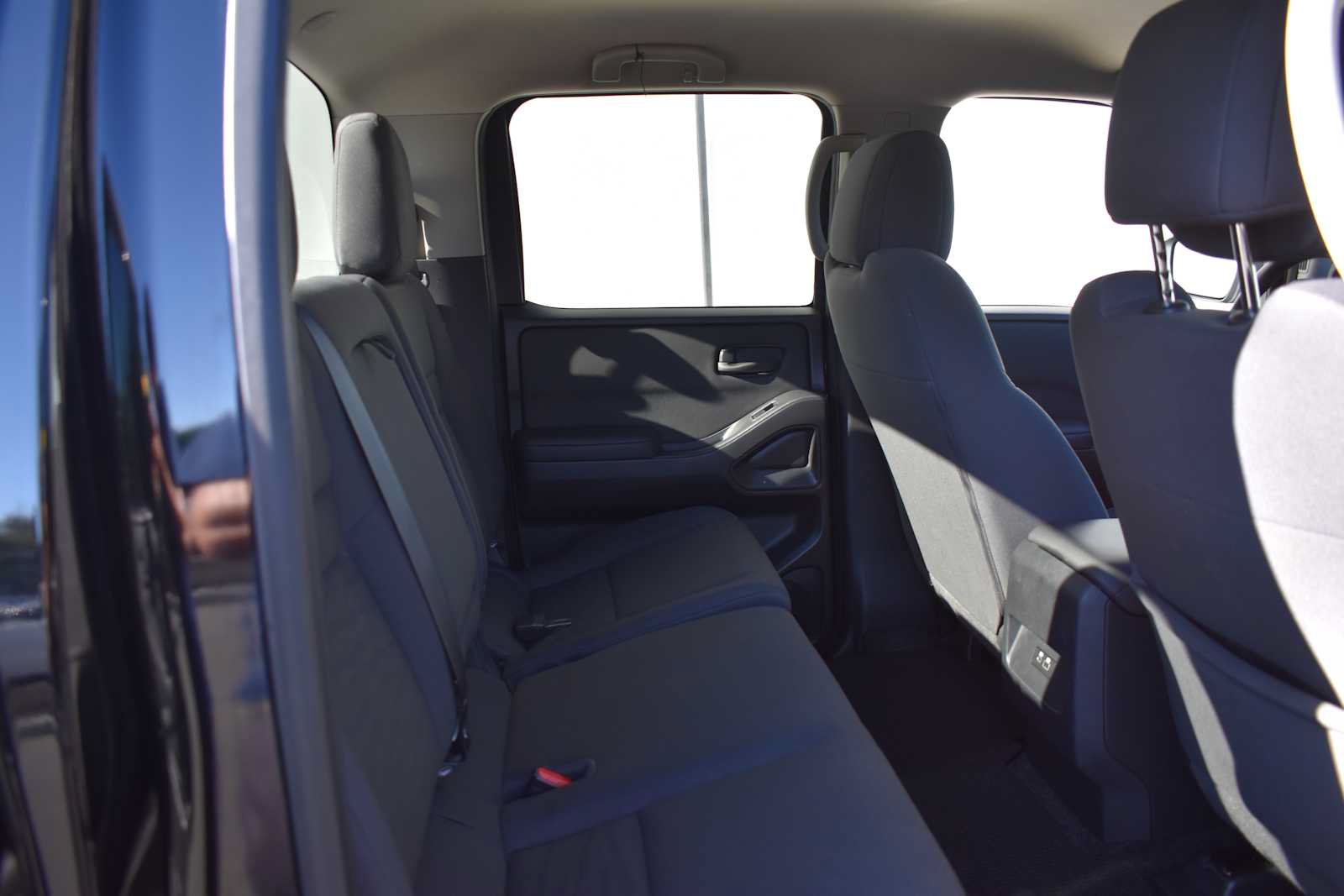 Used 2022 Nissan Frontier S w/ Technology Package AWD/4WD image 10
