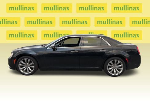 Used 2020 Chrysler 300 Limited image 6