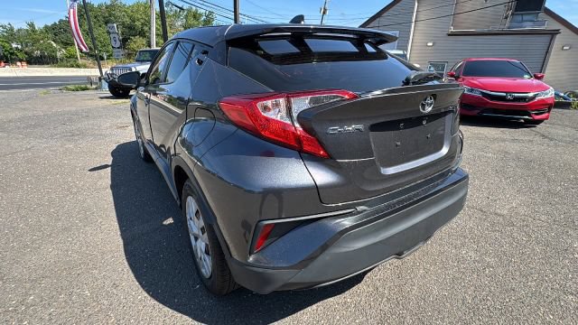 Used 2021 Toyota C-HR LE FWD image 7