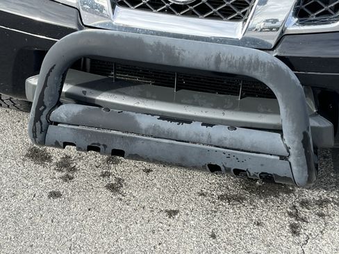 Used 2015 Nissan Frontier SL image 10