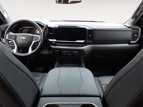 Used 2024 Chevrolet Silverado 2500 LTZ w/ LTZ Convenience Package image 9