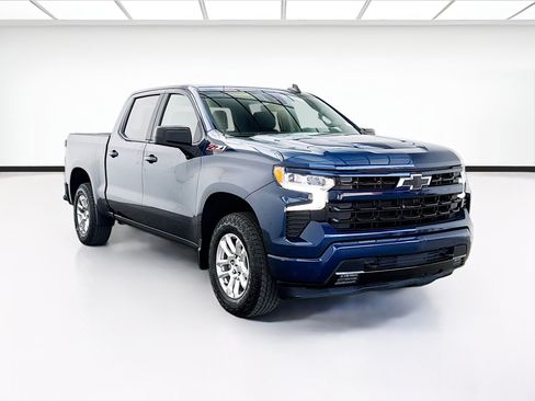 Used 2023 Chevrolet Silverado 1500 RST AWD/4WD image 3