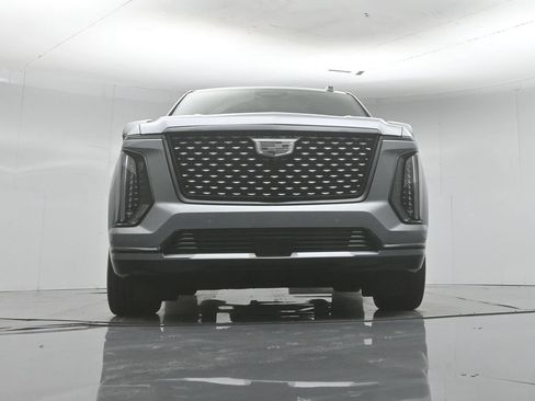 Used 2025 Cadillac Escalade Premium Luxury w/ Touring Package AWD/4WD image 53