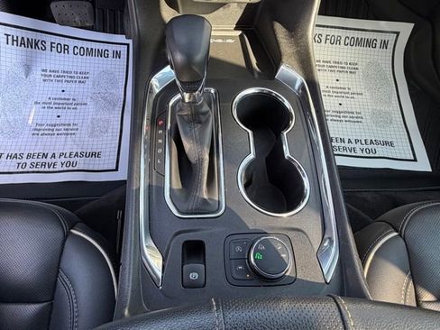 Used 2023 Chevrolet Traverse Premier image 33