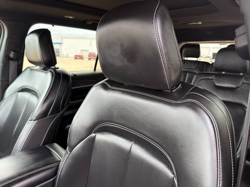 Used 2024 Jeep Grand Cherokee L Limited w/ Luxury Tech Group II image 24