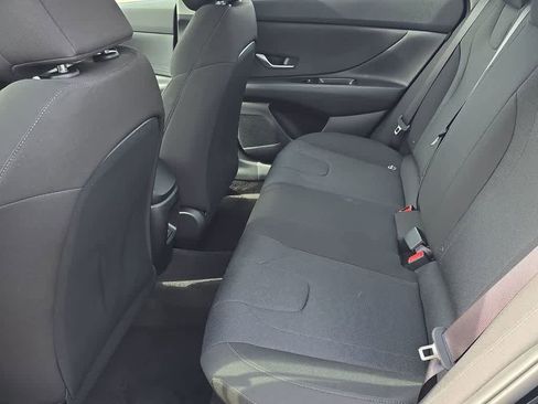 New 2026 Hyundai Elantra SE FWD image 19